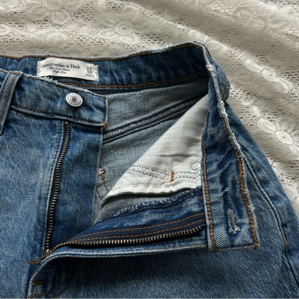 Abercrombie Curve Love High Rise Dad Short 00/24 denim Jean shorts - Picture 8 of 10